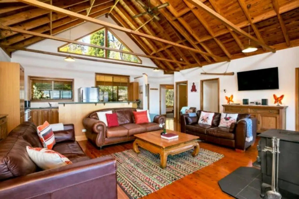 Narrow Neck Lodge-1