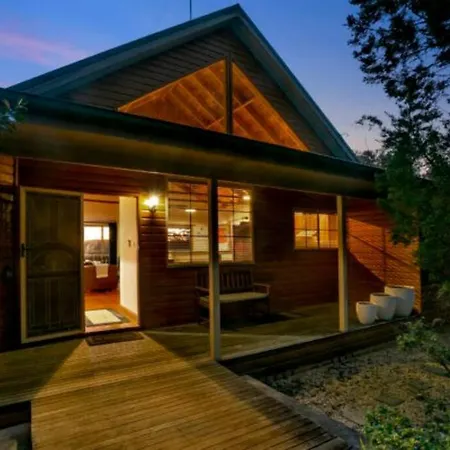 Narrow Neck Lodge-2